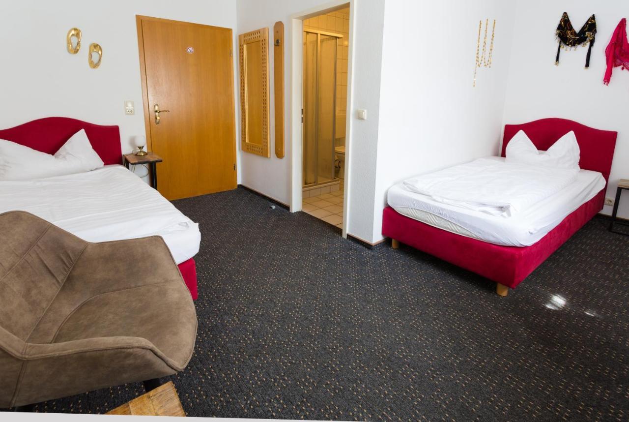 Hotel & Ferienwohnungen Bohlenblick Saalfeld Saale Esterno foto